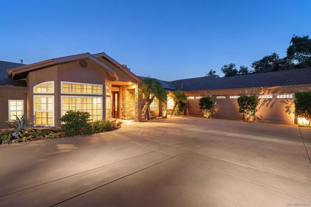 1695 Grove Rd, El Cajon, CA 92020