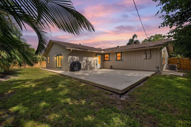 5196 Greenwood Drive, Delray Beach, FL 33484