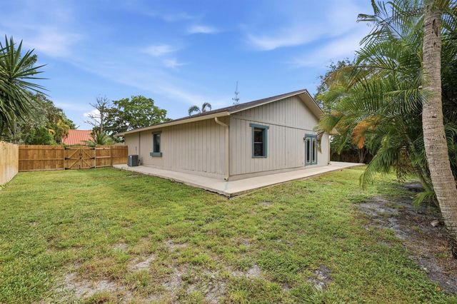 5196 Greenwood Drive, Delray Beach, FL 33484