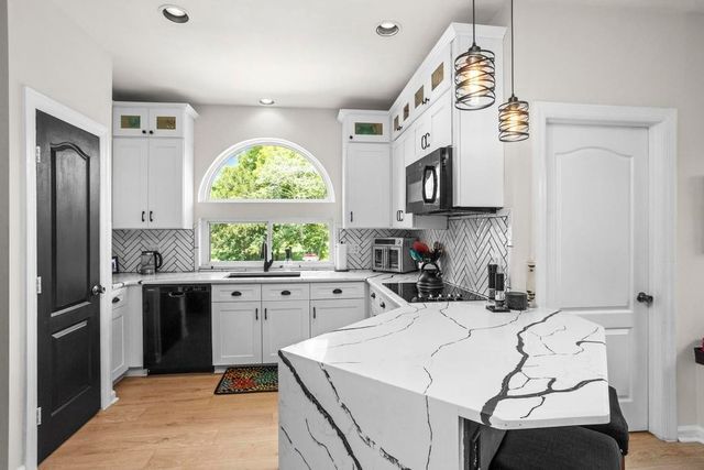 604 Songwriter Cir, Nashville, TN 37220