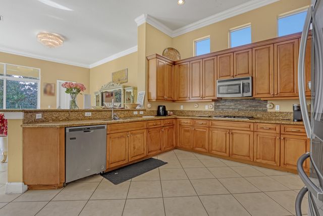 3389 Lago De Talavera, Lake Worth, FL 33467