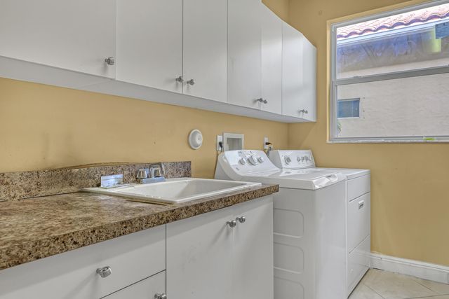 3389 Lago De Talavera, Lake Worth, FL 33467