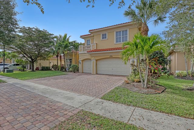 3389 Lago De Talavera, Lake Worth, FL 33467