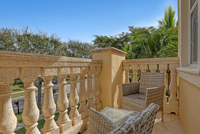 3389 Lago De Talavera, Lake Worth, FL 33467