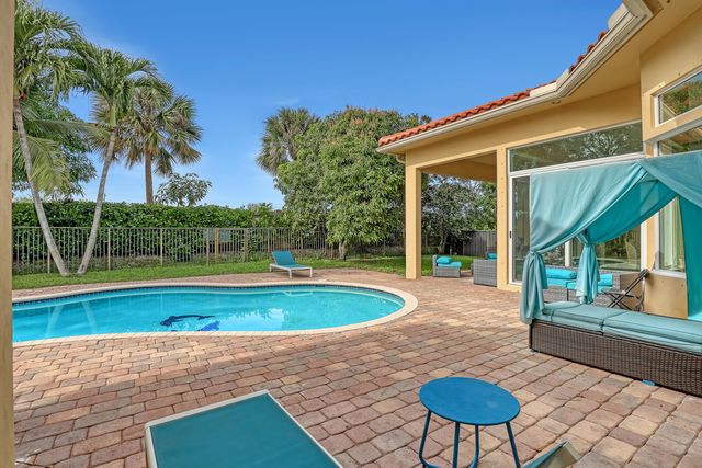 3389 Lago De Talavera, Lake Worth, FL 33467