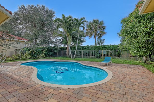 3389 Lago De Talavera, Lake Worth, FL 33467
