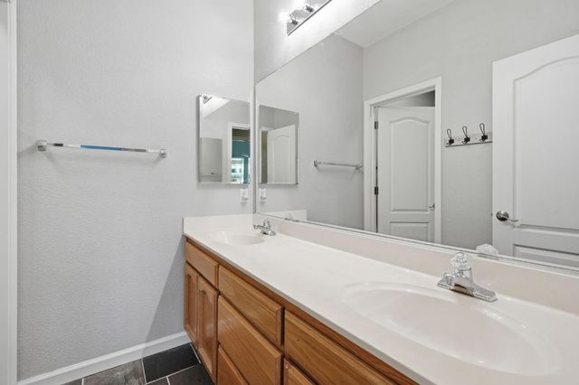 1434 Taupin Ct, Folsom, CA 95630