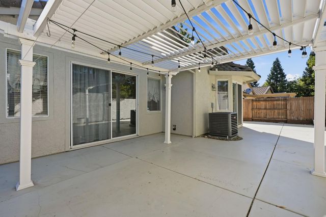 1434 Taupin Ct, Folsom, CA 95630