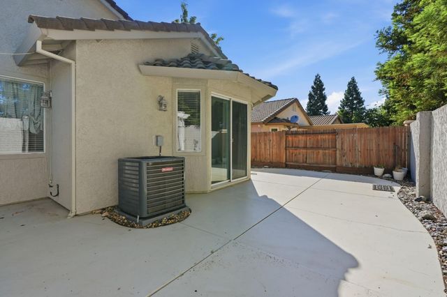 1434 Taupin Ct, Folsom, CA 95630