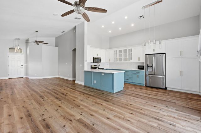1434 Taupin Ct, Folsom, CA 95630