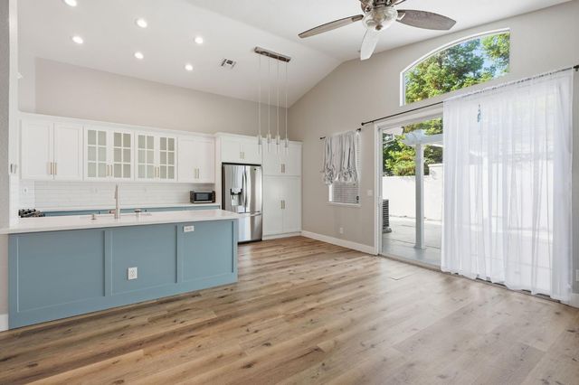 1434 Taupin Ct, Folsom, CA 95630