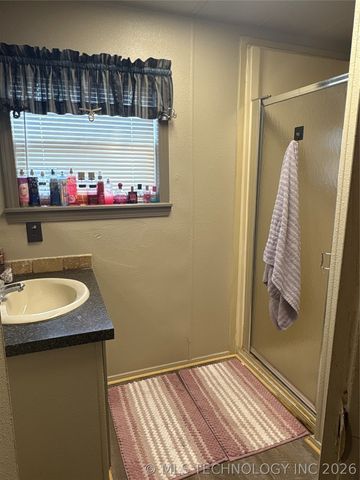 18801 S Old State Hwy 2, Warner, OK 74469