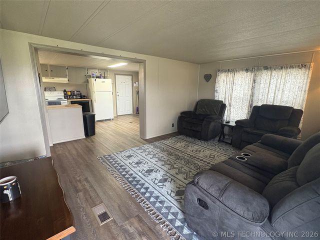 18801 S Old State Hwy 2, Warner, OK 74469