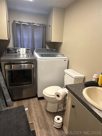 18801 S Old State Hwy 2, Warner, OK 74469