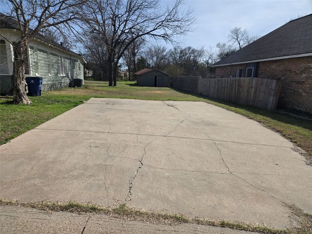244 Dunlap Street, Waxahachie, TX 75165
