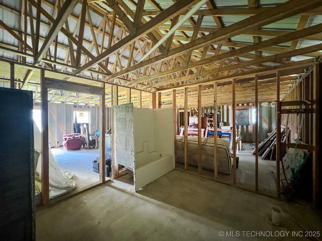 65 E Orr Street, Chouteau, OK 74337