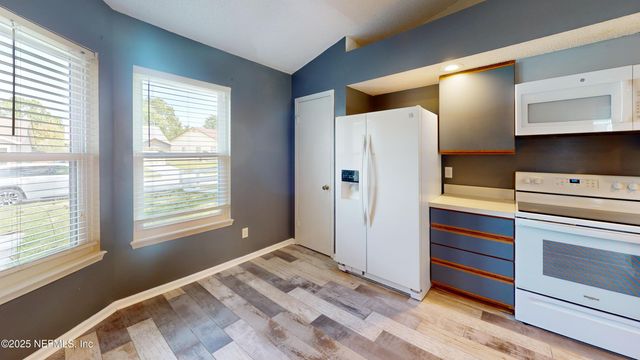 2476 SPRING VALE Road, Jacksonville, FL 32246