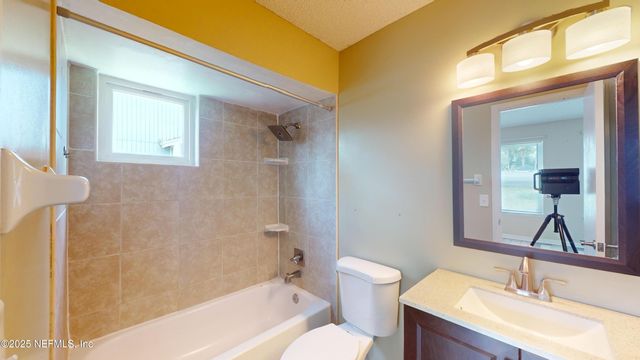 2476 SPRING VALE Road, Jacksonville, FL 32246