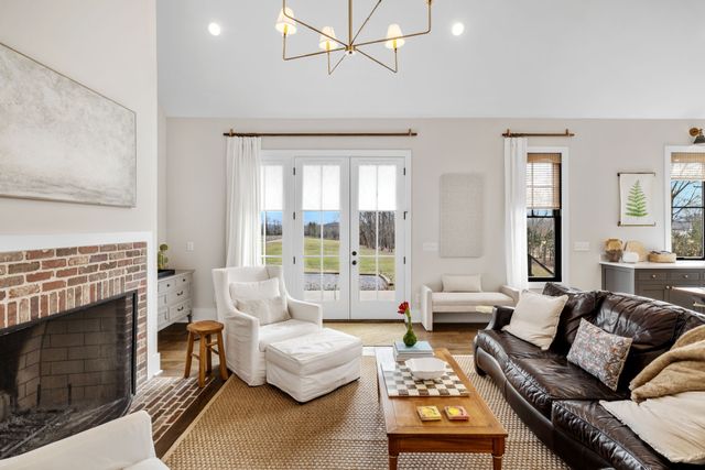 934 Hickory Hills Dr, Franklin, TN 37067