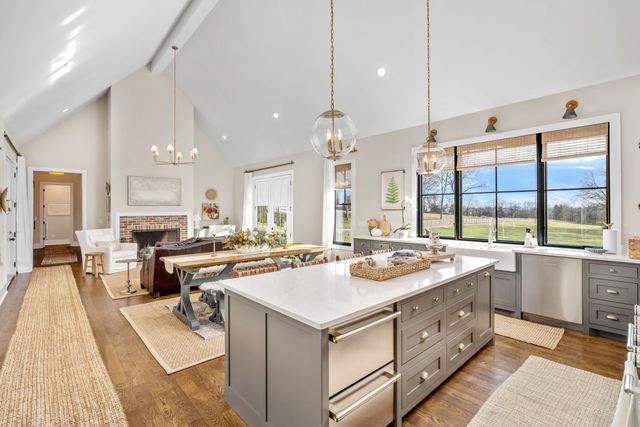 934 Hickory Hills Dr, Franklin, TN 37067