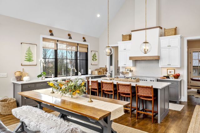 934 Hickory Hills Dr, Franklin, TN 37067