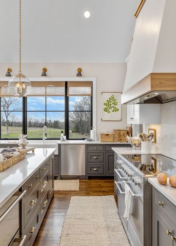 934 Hickory Hills Dr, Franklin, TN 37067