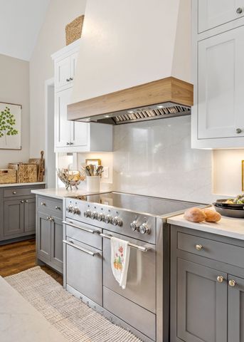 934 Hickory Hills Dr, Franklin, TN 37067