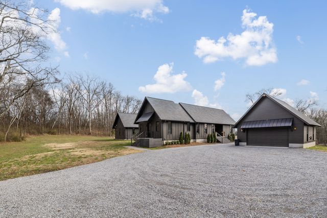 934 Hickory Hills Dr, Franklin, TN 37067