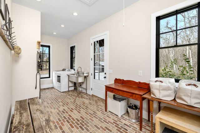 934 Hickory Hills Dr, Franklin, TN 37067