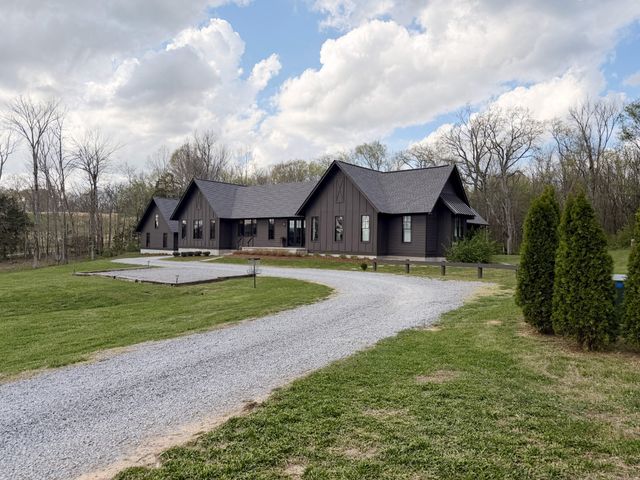 934 Hickory Hills Dr, Franklin, TN 37067