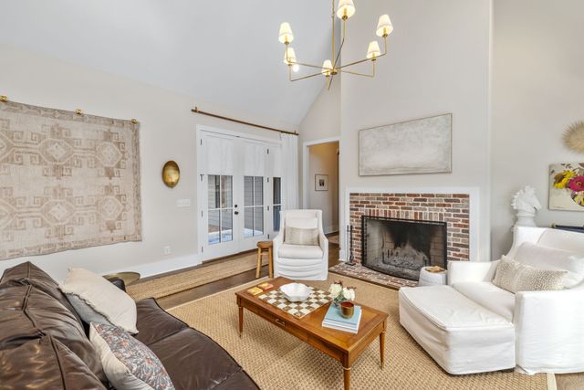 934 Hickory Hills Dr, Franklin, TN 37067