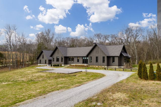 934 Hickory Hills Dr, Franklin, TN 37067