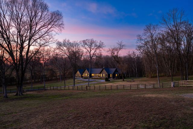 934 Hickory Hills Dr, Franklin, TN 37067