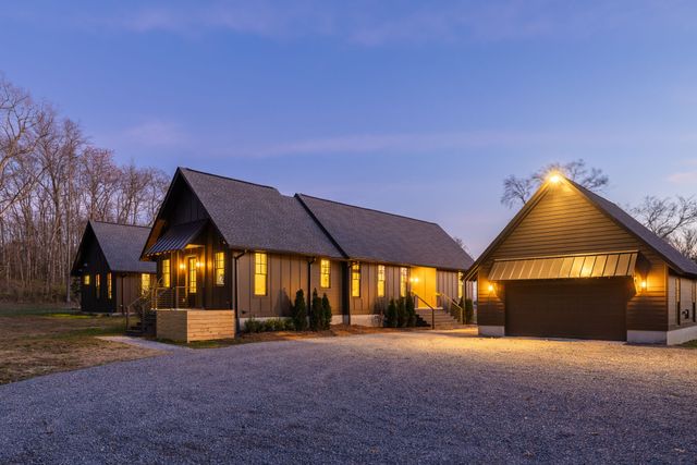 934 Hickory Hills Dr, Franklin, TN 37067