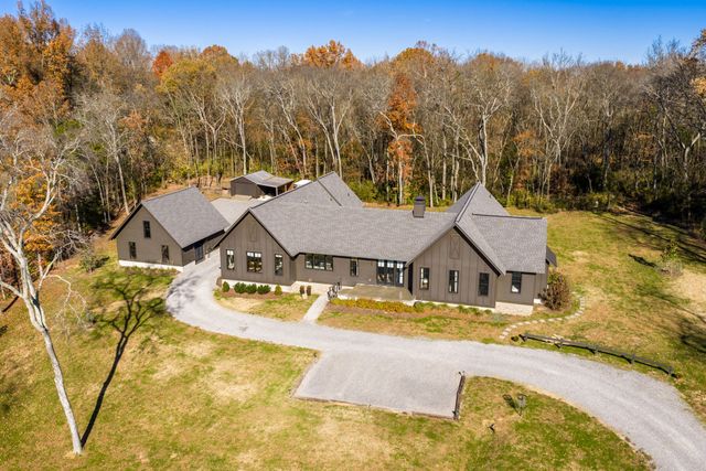 934 Hickory Hills Dr, Franklin, TN 37067