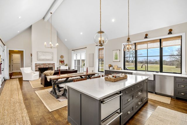 934 Hickory Hills Dr, Franklin, TN 37067