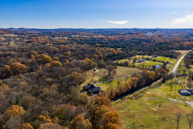 934 Hickory Hills Dr, Franklin, TN 37067