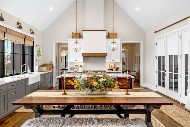 934 Hickory Hills Dr, Franklin, TN 37067