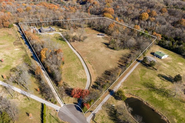 934 Hickory Hills Dr, Franklin, TN 37067