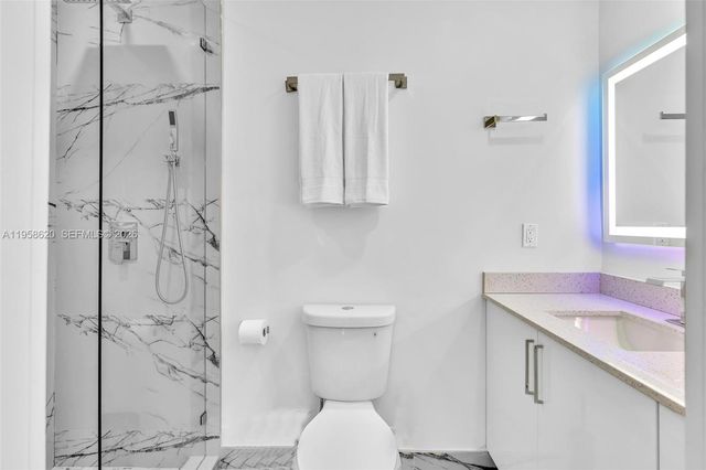 560 N Perviz Ave, Opa-locka, FL 33054