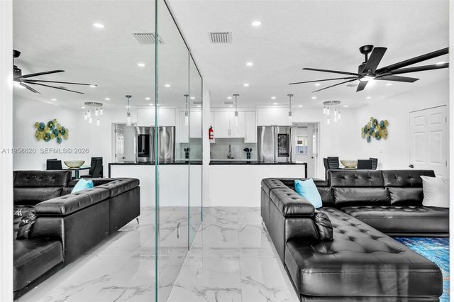 560 N Perviz Ave, Opa-locka, FL 33054