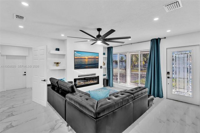 560 N Perviz Ave, Opa-locka, FL 33054