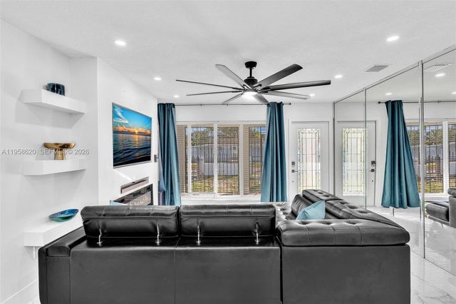 560 N Perviz Ave, Opa-locka, FL 33054