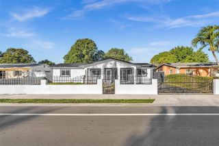 560 N Perviz Ave, Opa-locka, FL 33054