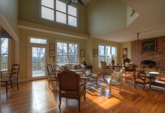 2315 Oregon Road, Versailles, KY 40383