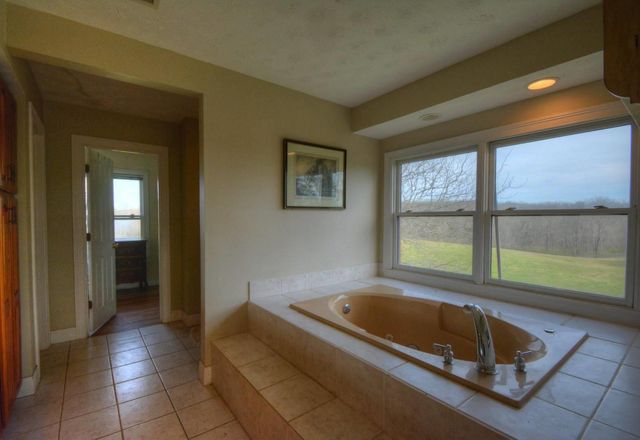 2315 Oregon Road, Versailles, KY 40383