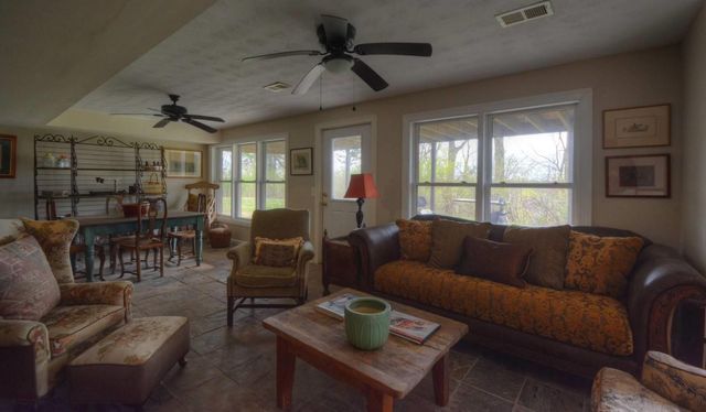 2315 Oregon Road, Versailles, KY 40383