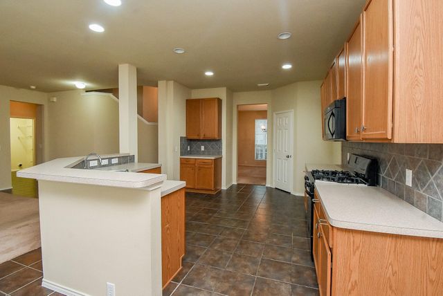 2814 Edgewick Elm Street, Fresno, TX 77545