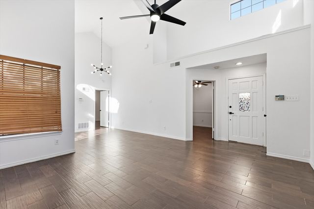 625 Fiesta Circle, Irving, TX 75063