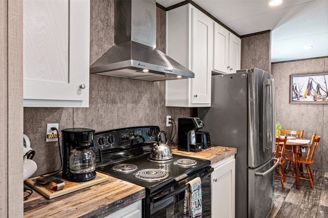 707 Sun Court, Granbury, TX 76049